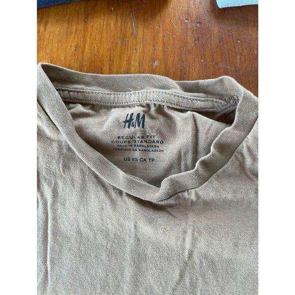 Boys bundle of t-shirts tan, turquoise, navy blue XL - Picture 4 of 8